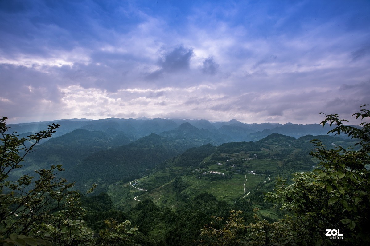 大山深处苗家寨院 （续）。