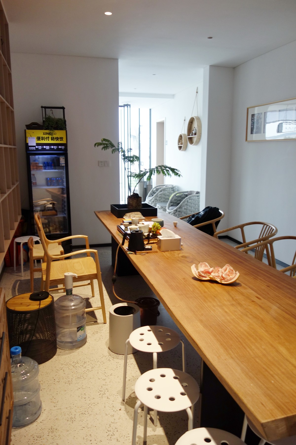 2021-10-24 民宿里的茶桌