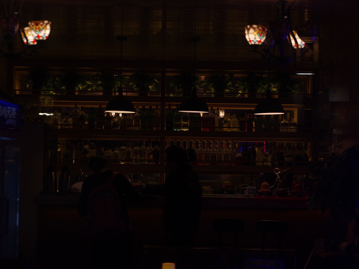 宾得645z中画幅相机欠曝宽容度、手持慢门试拍