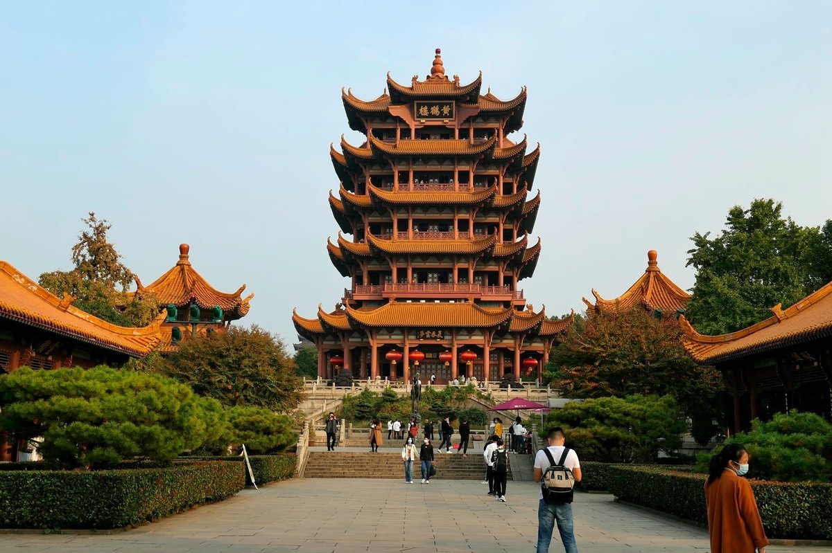 陪友人参观黄鹤楼