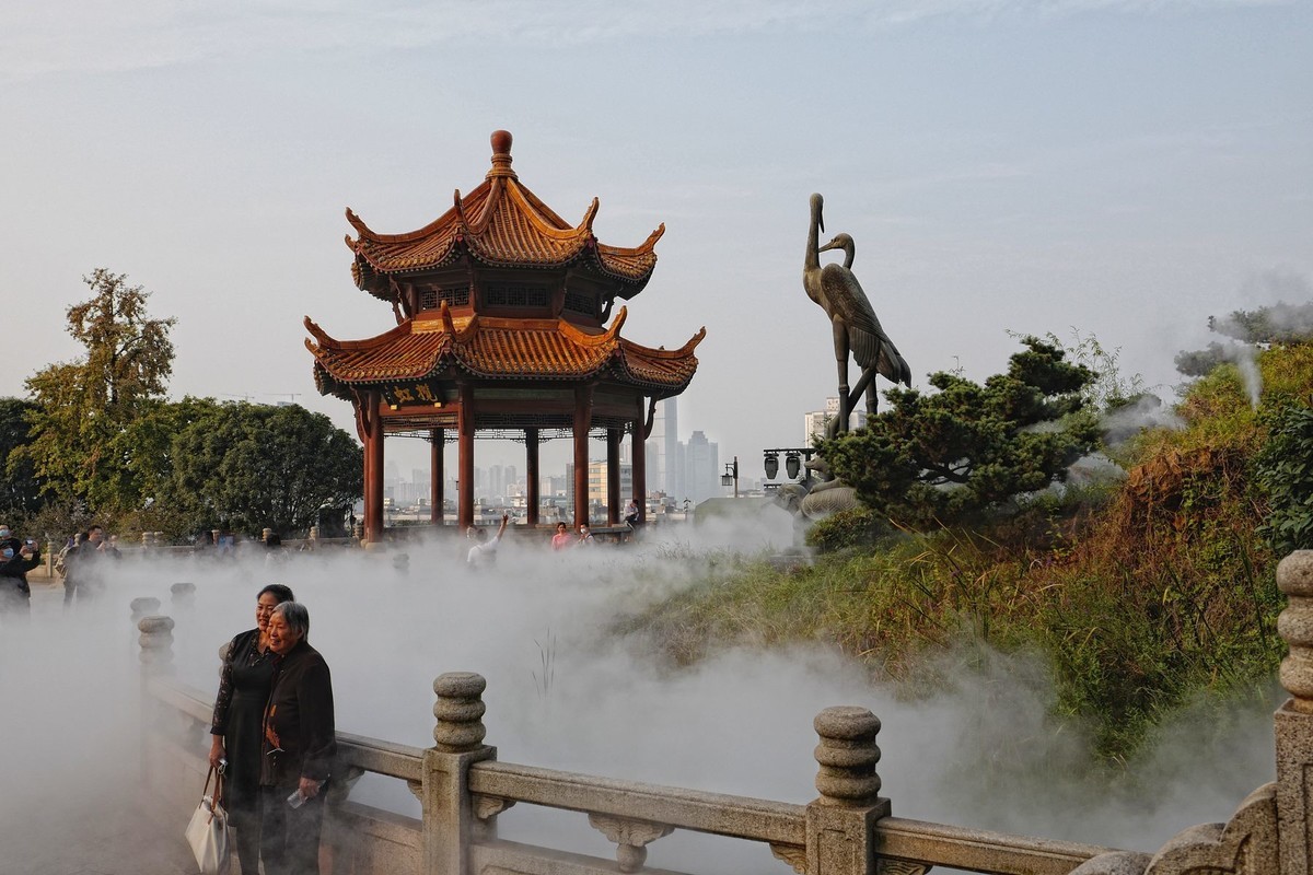 陪友人参观黄鹤楼