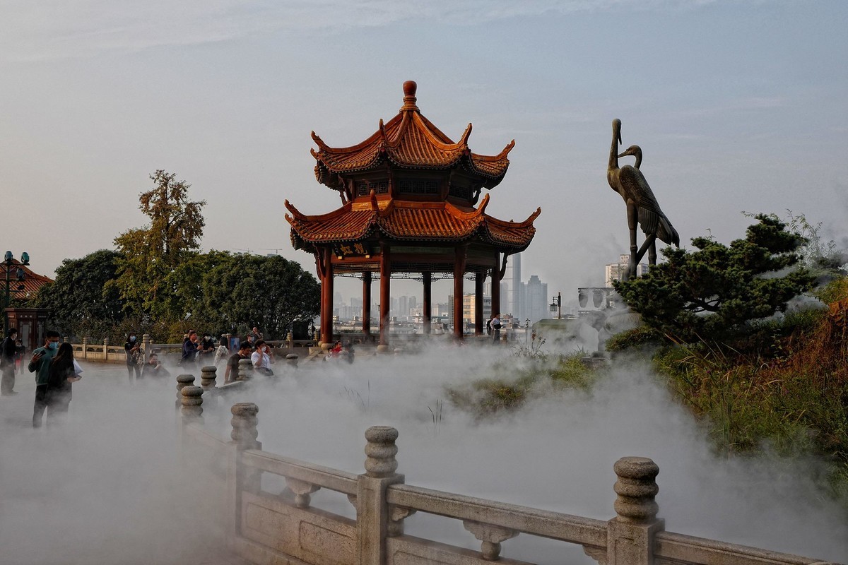 陪友人参观黄鹤楼