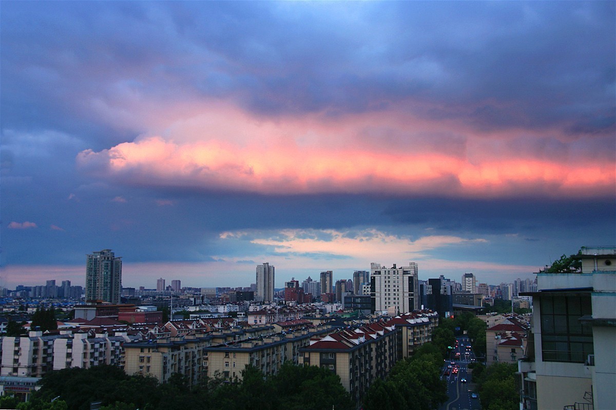 疫情再发、足不出户、透过家窗、过过手瘾