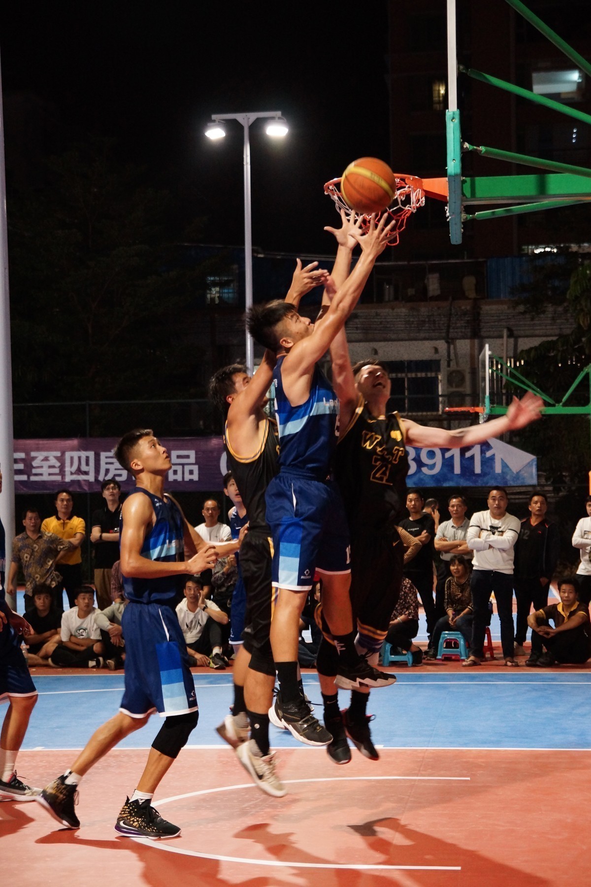 体育馆篮球赛抓拍了几个镜头