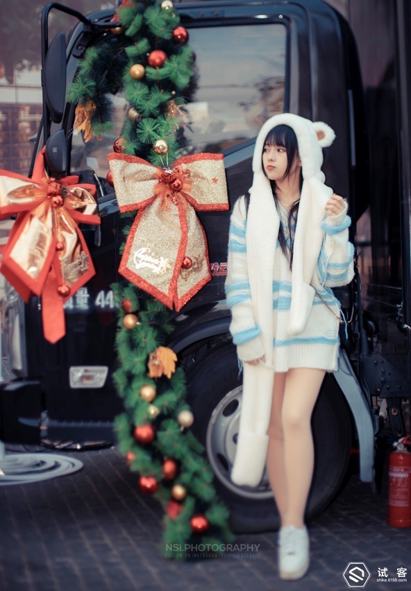 国产第一颗大光圈移轴镜头岩石星50mmF1.4开箱测评