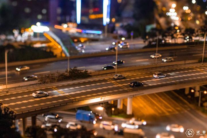 国产第一颗大光圈移轴镜头岩石星50mmF1.4开箱测评