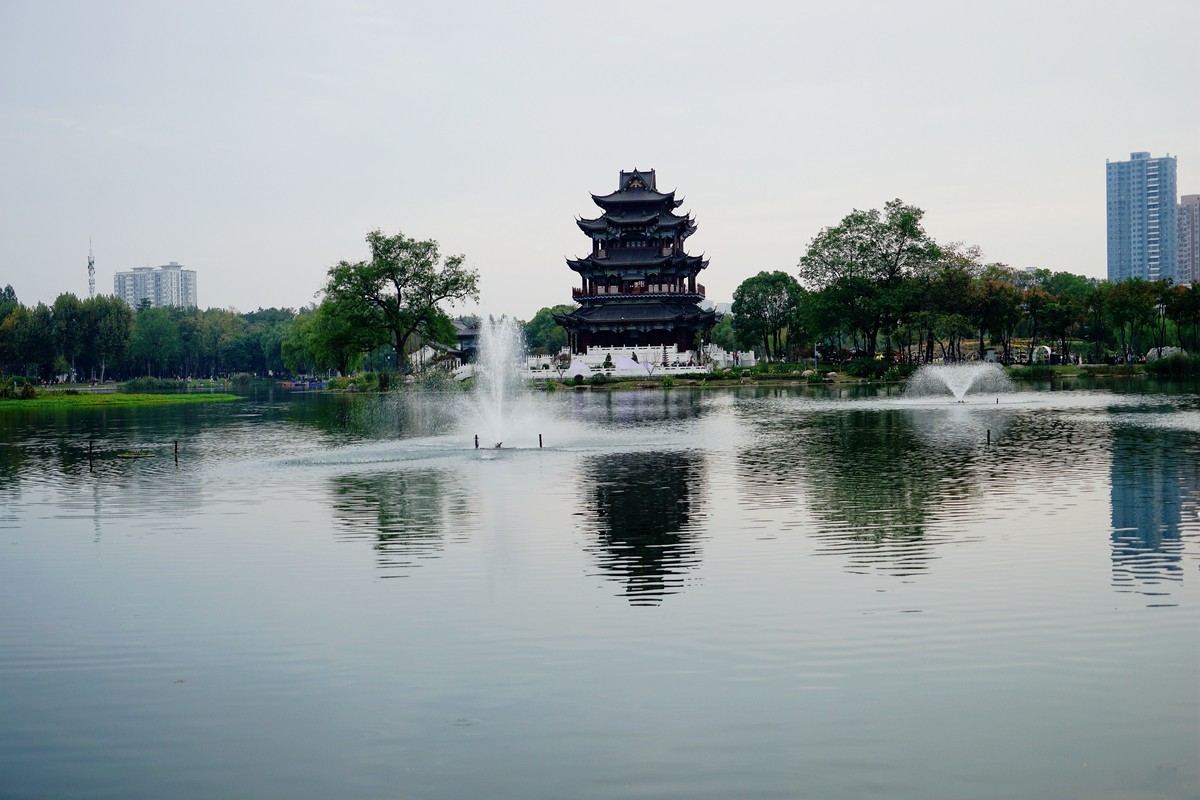 武漢印象秋日的紫陽湖公園