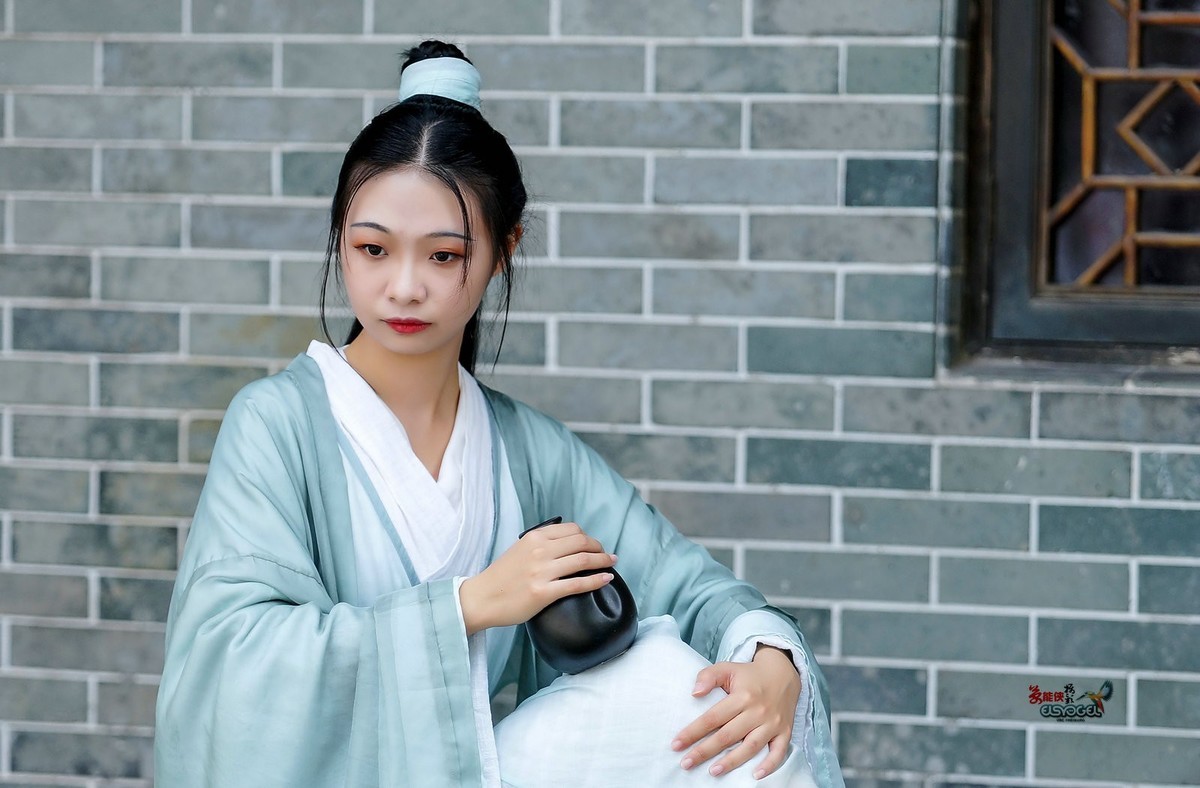 古风少女侠小陈