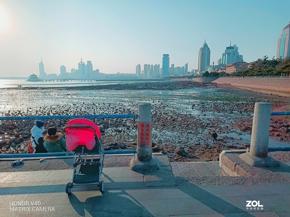 继续试验手机拍片，在手机上看还凑合，上了电脑惨不忍睹！哈哈！！