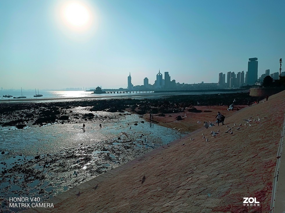 继续试验手机拍片，在手机上看还凑合，上了电脑惨不忍睹！哈哈！！