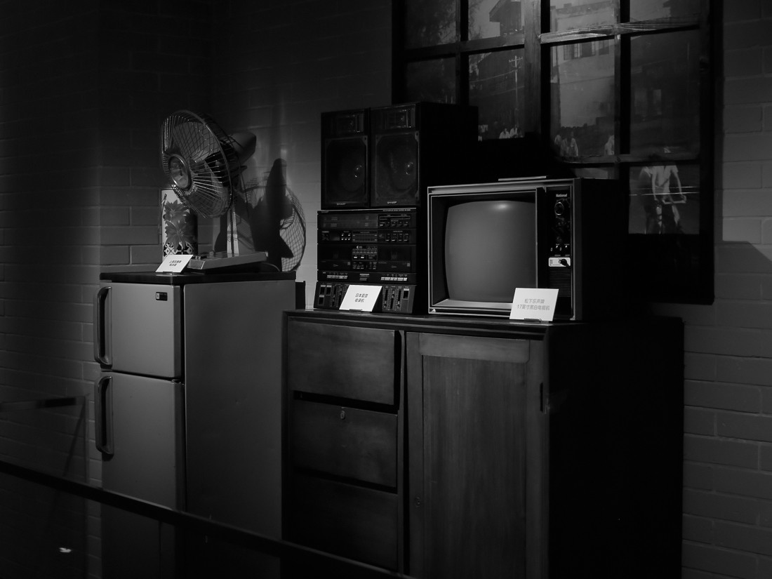 第一个吃螃蟹的人