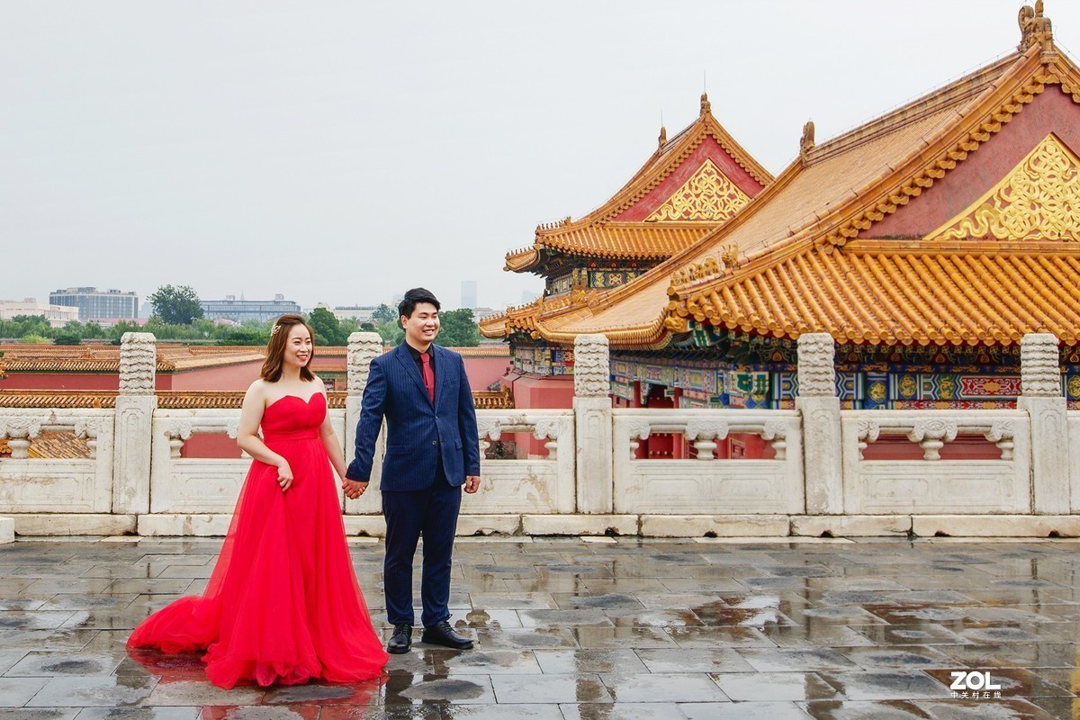 自然流露出的幸福笑容