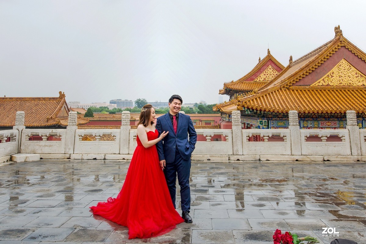 自然流露出的幸福笑容