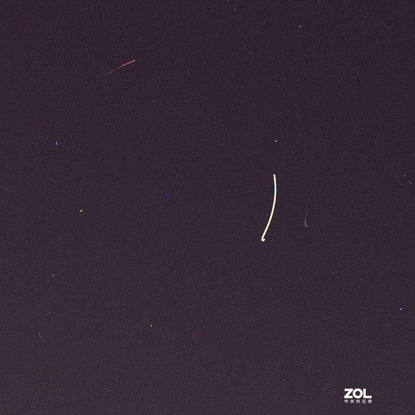 北极星星轨出现绿圈