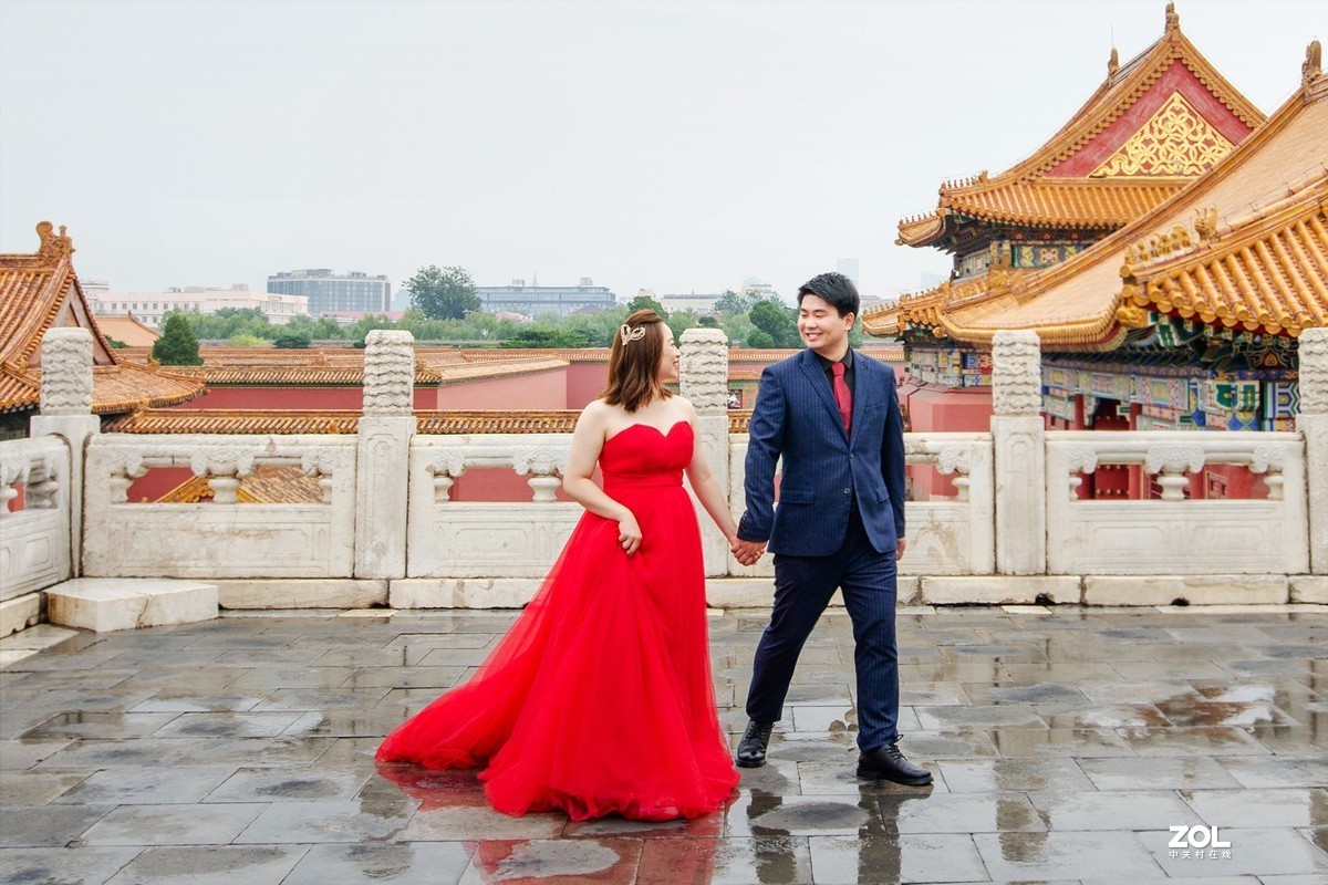 自然流露出的幸福笑容