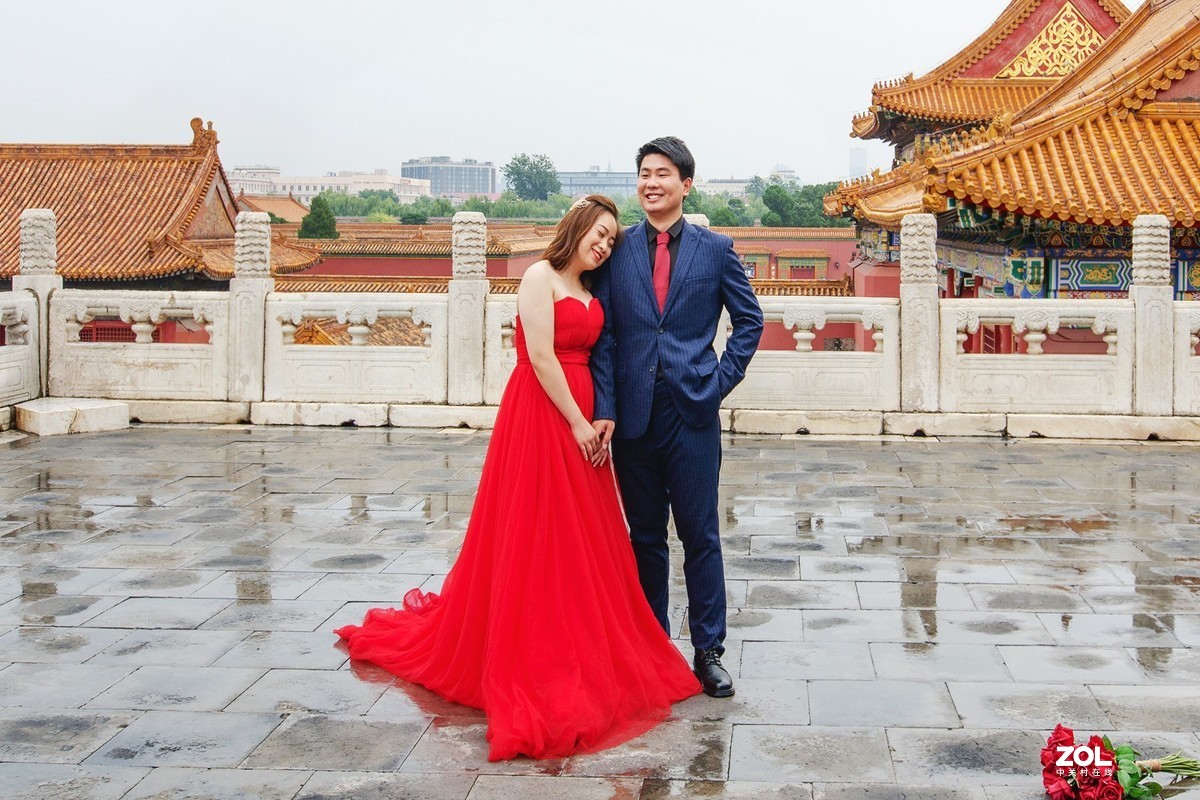 自然流露出的幸福笑容