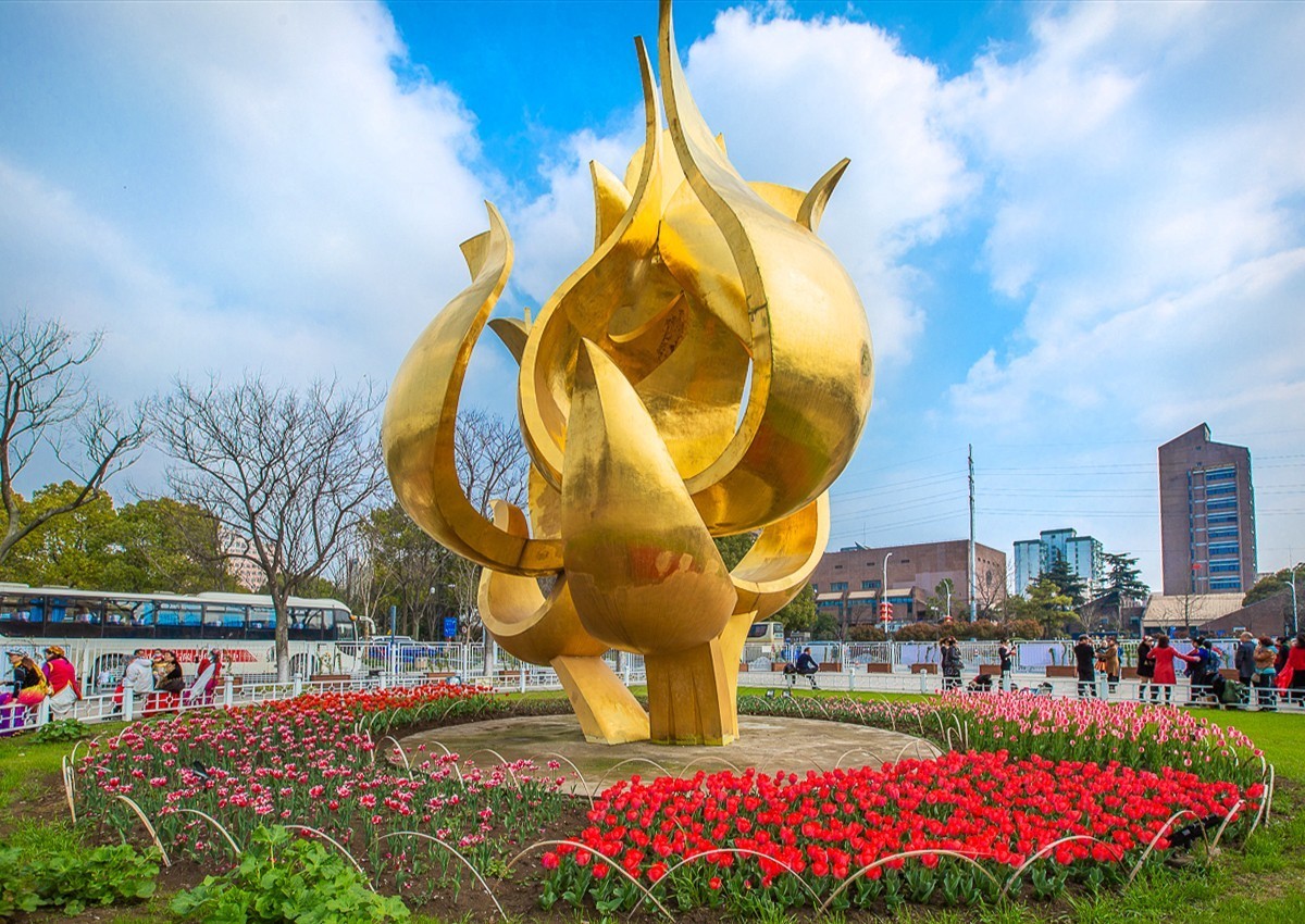 20210314南京情侣园金色紫荆花雕塑