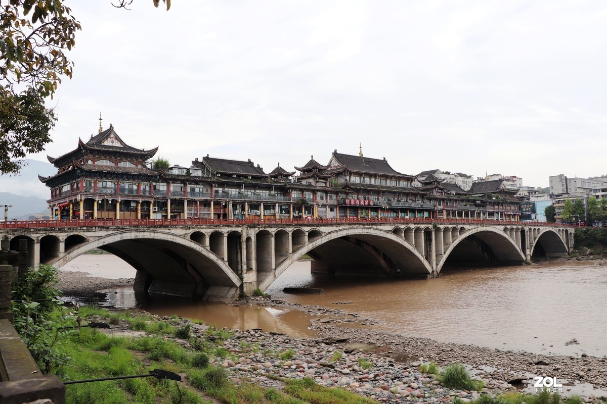 318国道线周边的风光
