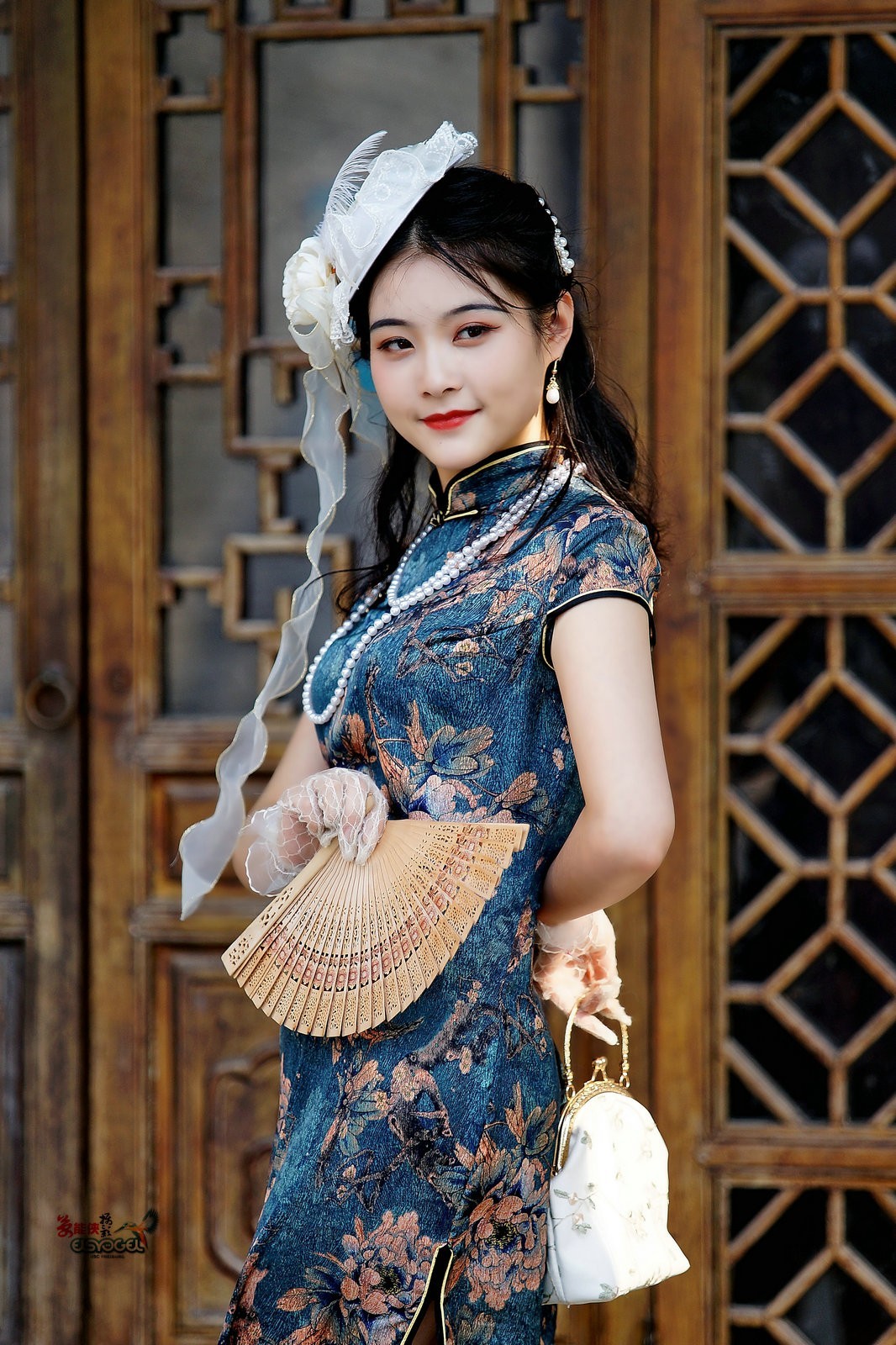 古港洋装旗袍小慧