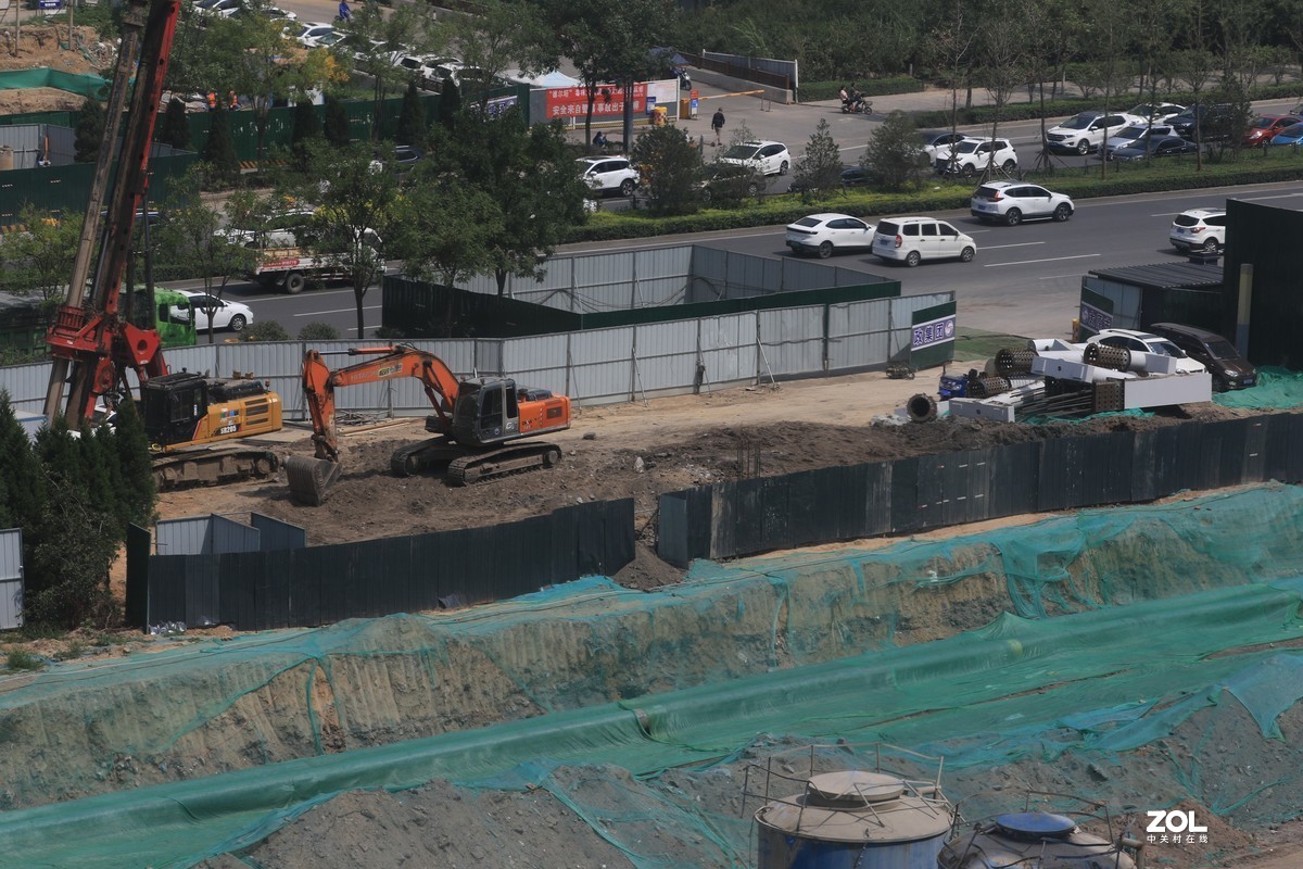 建设中的北中环过路天桥