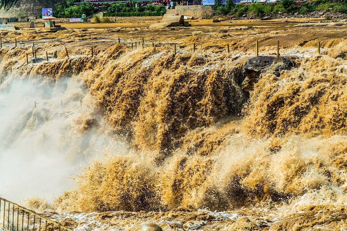 黄河颂（一）------母亲的胸怀