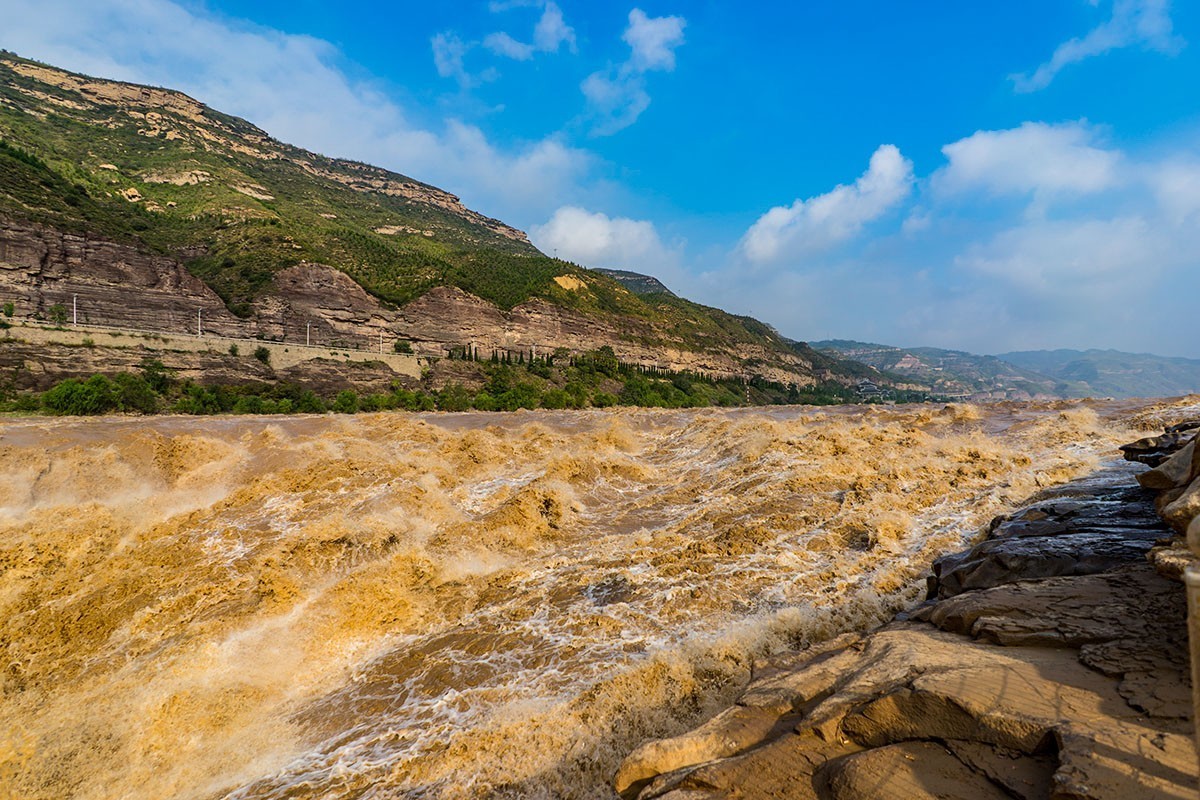 黄河颂（一）------母亲的胸怀