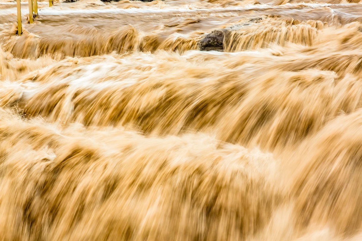黄河颂（一）------母亲的胸怀
