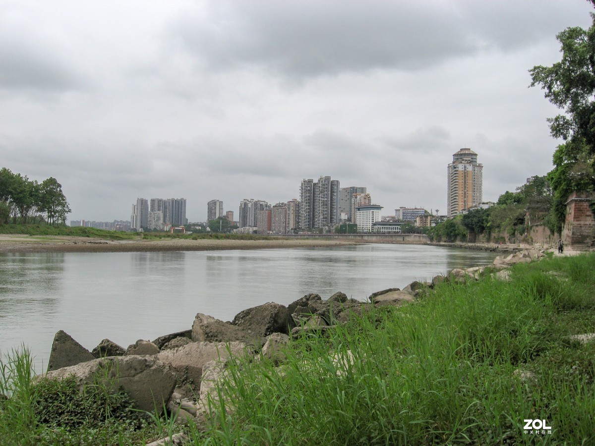 2021年再用老机佳能a560，每次开机都要设置时间，难得设置。拍摄于2021年4月 （阴天）