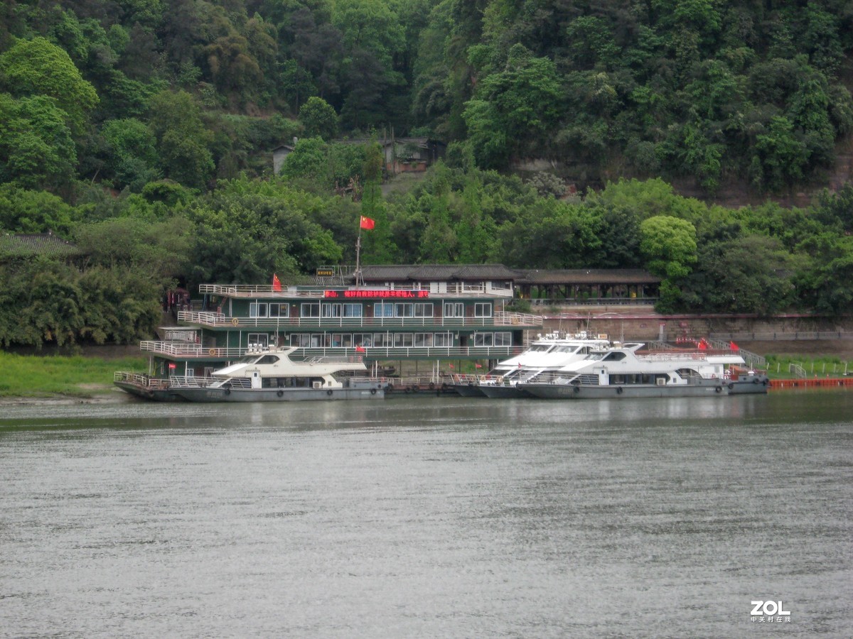 2021年再用老机佳能a560，每次开机都要设置时间，难得设置。拍摄于2021年4月 （阴天）