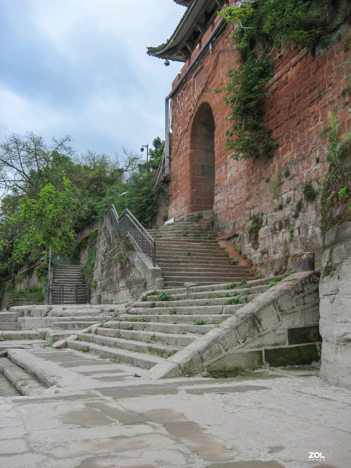 2021年再用老机佳能a560，每次开机都要设置时间，难得设置。拍摄于2021年4月 （阴天）