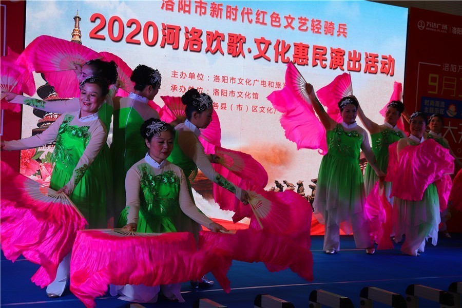 文艺轻骑兵海的女儿艺术团专场精彩亮相