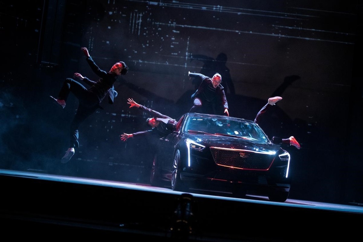 凯迪拉克真车直接搬上舞台的话剧，观众：没有后悔来看