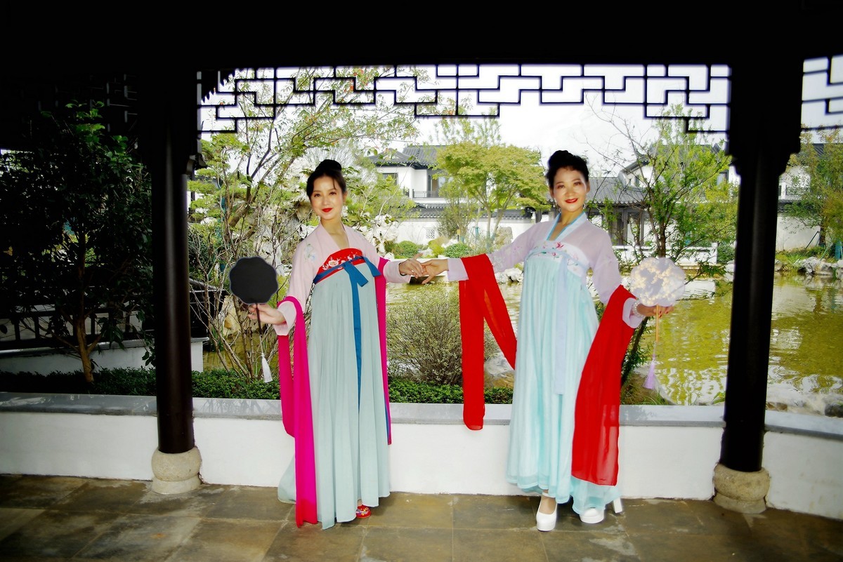 环境人像外拍-----孝感天紫小镇中的江南美女！