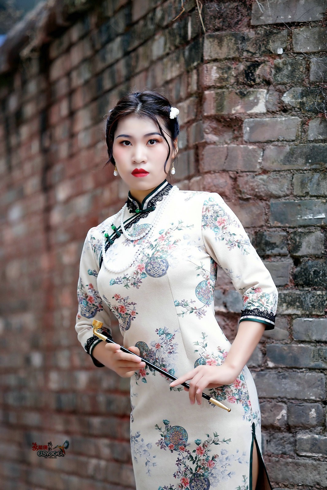 旧村落旗袍美女丽婷