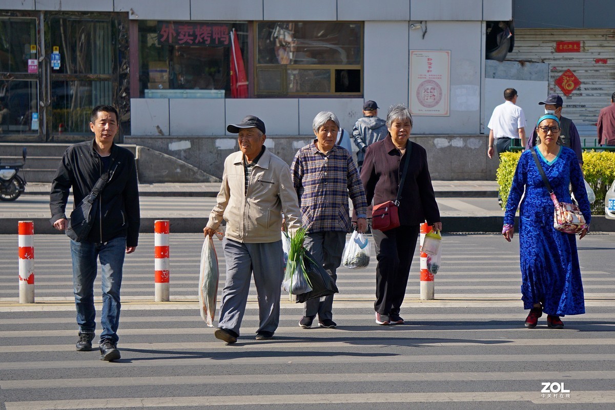 珦铭咔影//过马路 车来人往 2 （2021）