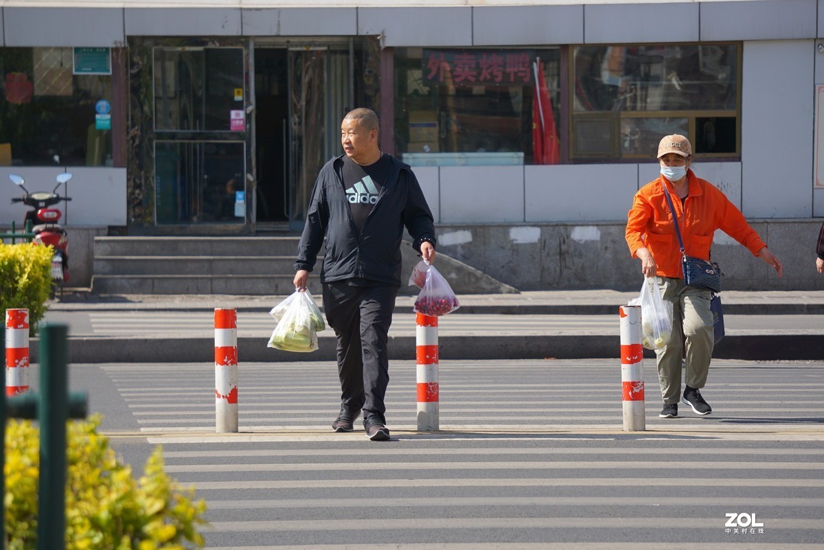 珦铭咔影//过马路 车来人往 2 （2021）