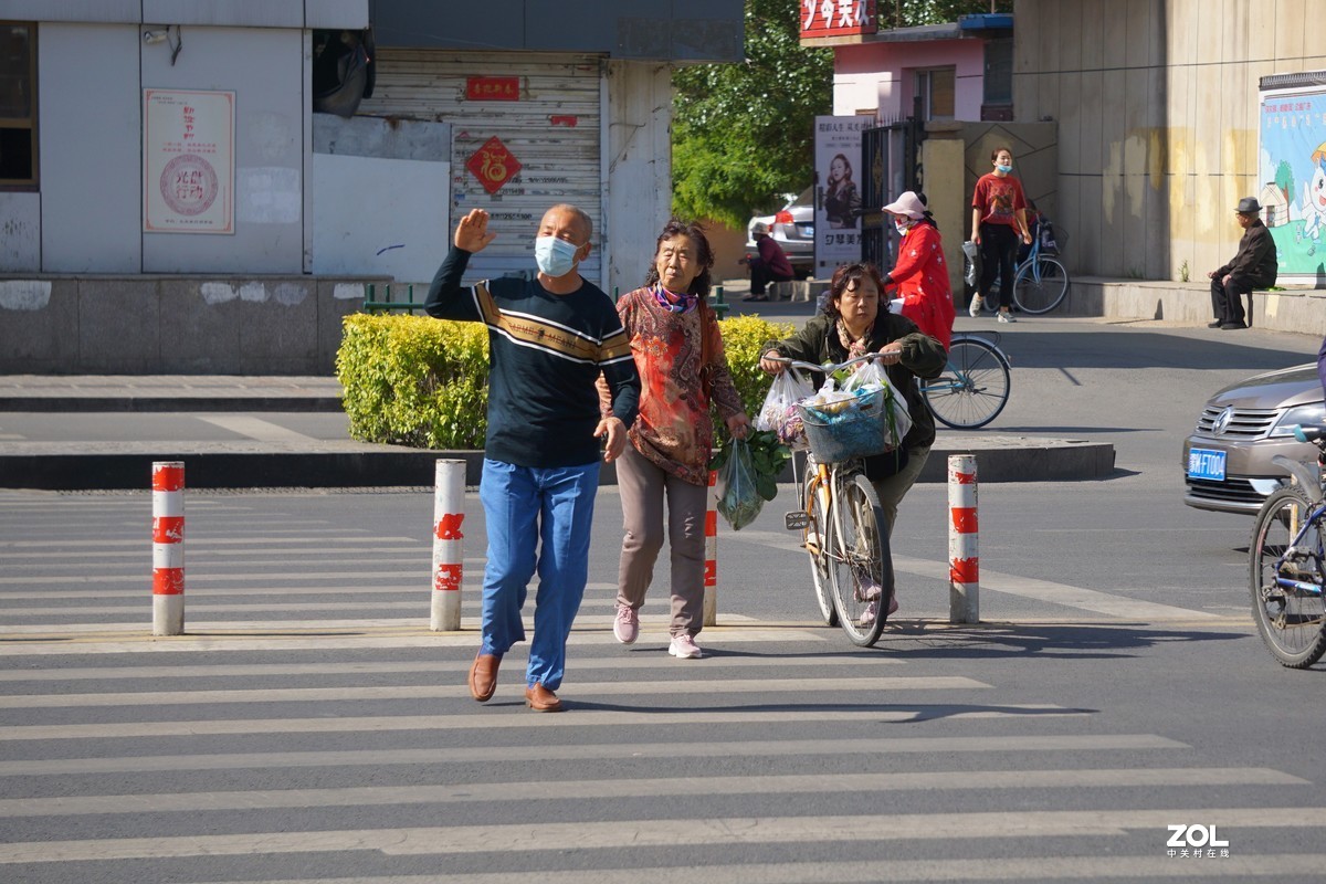 珦铭咔影//过马路 车来人往 2 （2021）