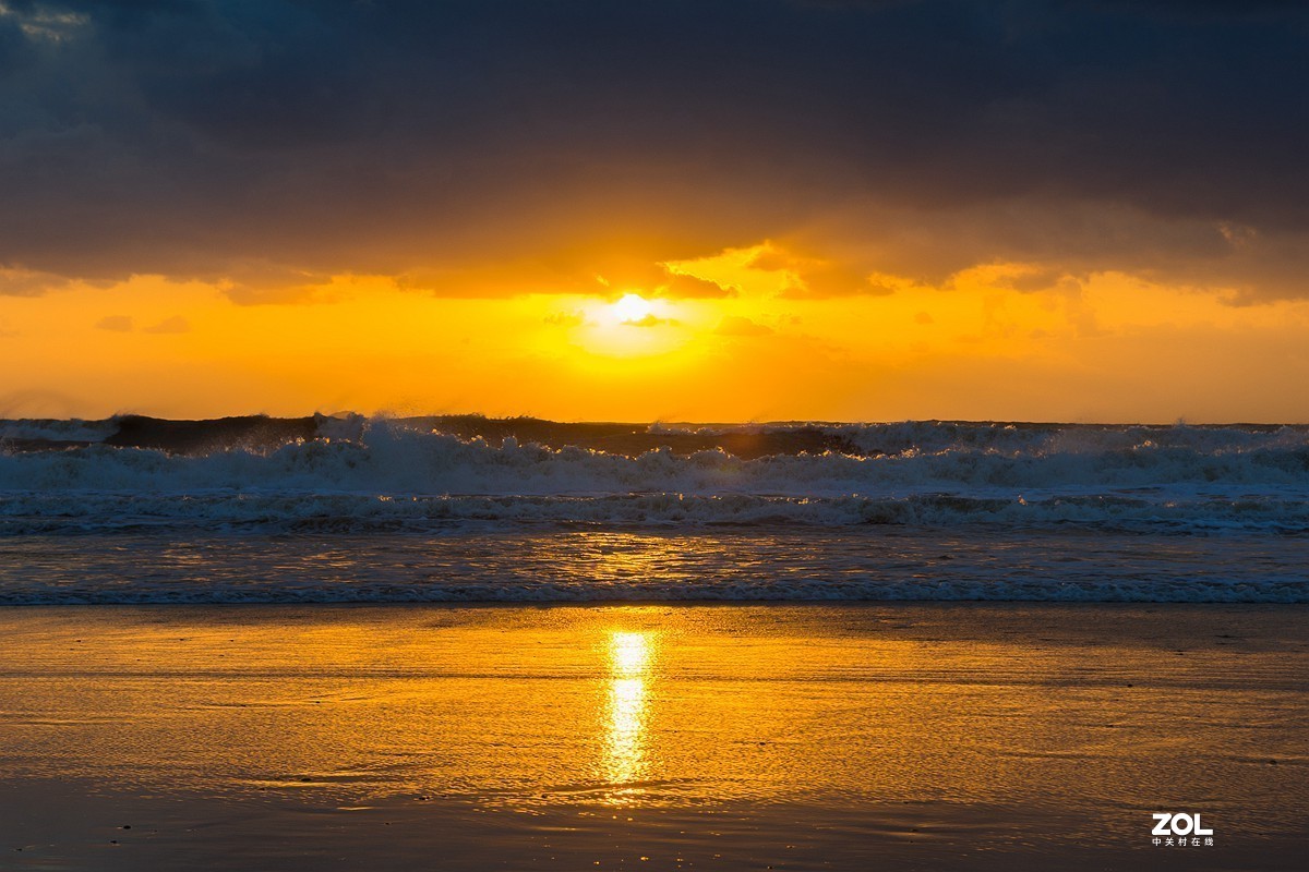 东沙日出中旭日冉冉升起