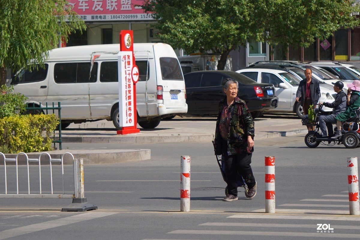 珦铭咔影//过马路 车来人往 2 （2021）