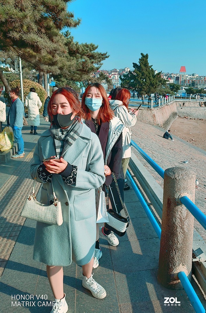 大概了解这手机的能耐了，别指望它代替相机，别放大凑合，一放大什么细节也没了！哈哈