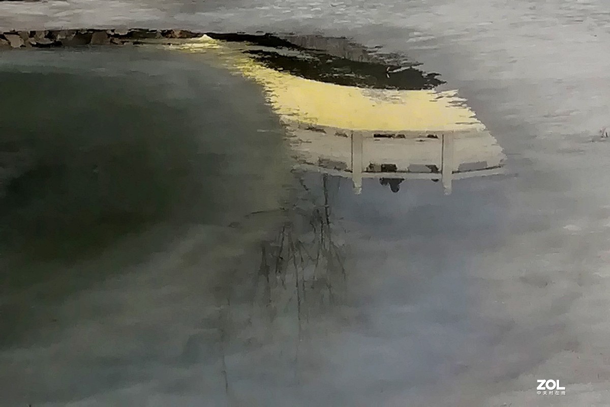 雪消冰初泮，潺暖倩影幽。