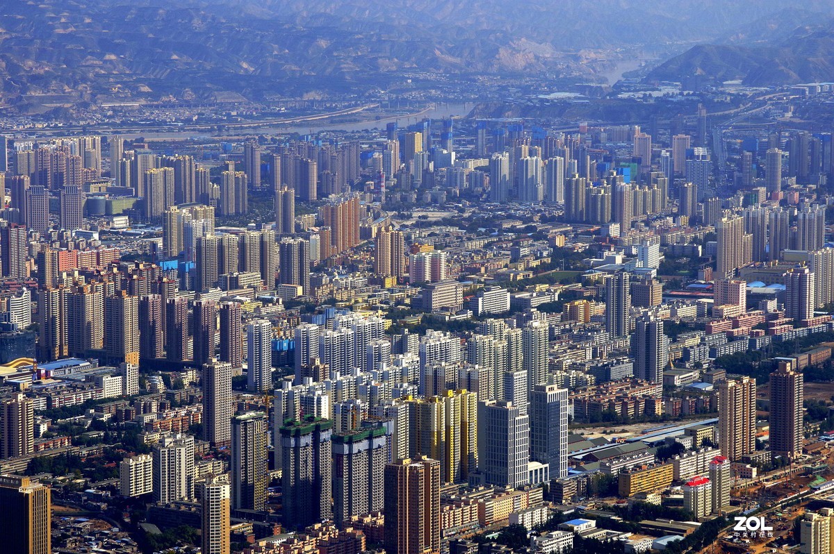 兰州城市随拍八五泉山上观兰州城