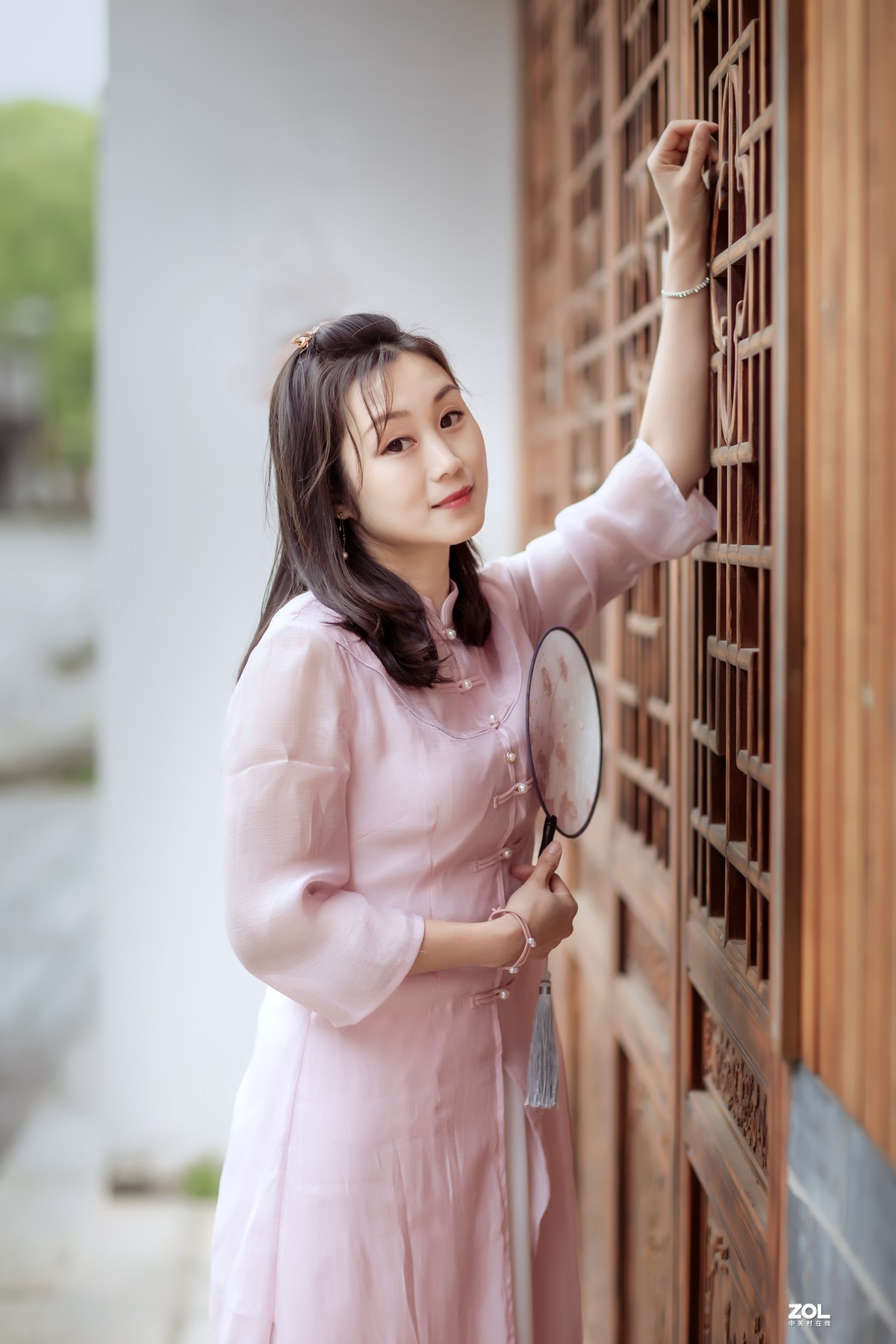 ［人像摄影］逛老街的美女