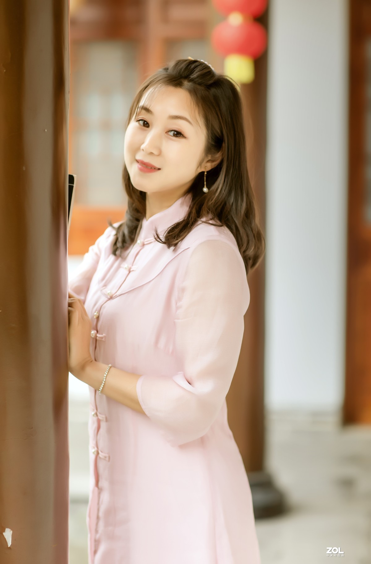 ［人像摄影］逛老街的美女