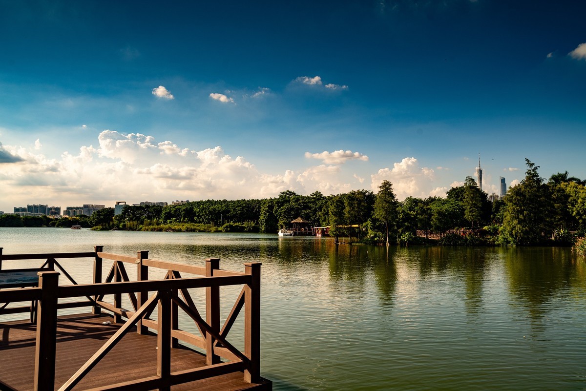 用老镜拍摄的海珠湖