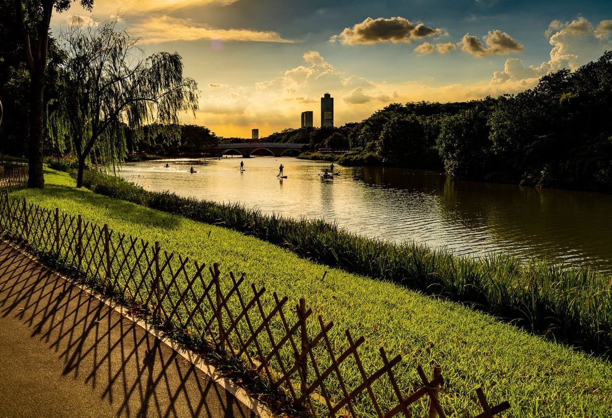 用老镜拍摄的海珠湖