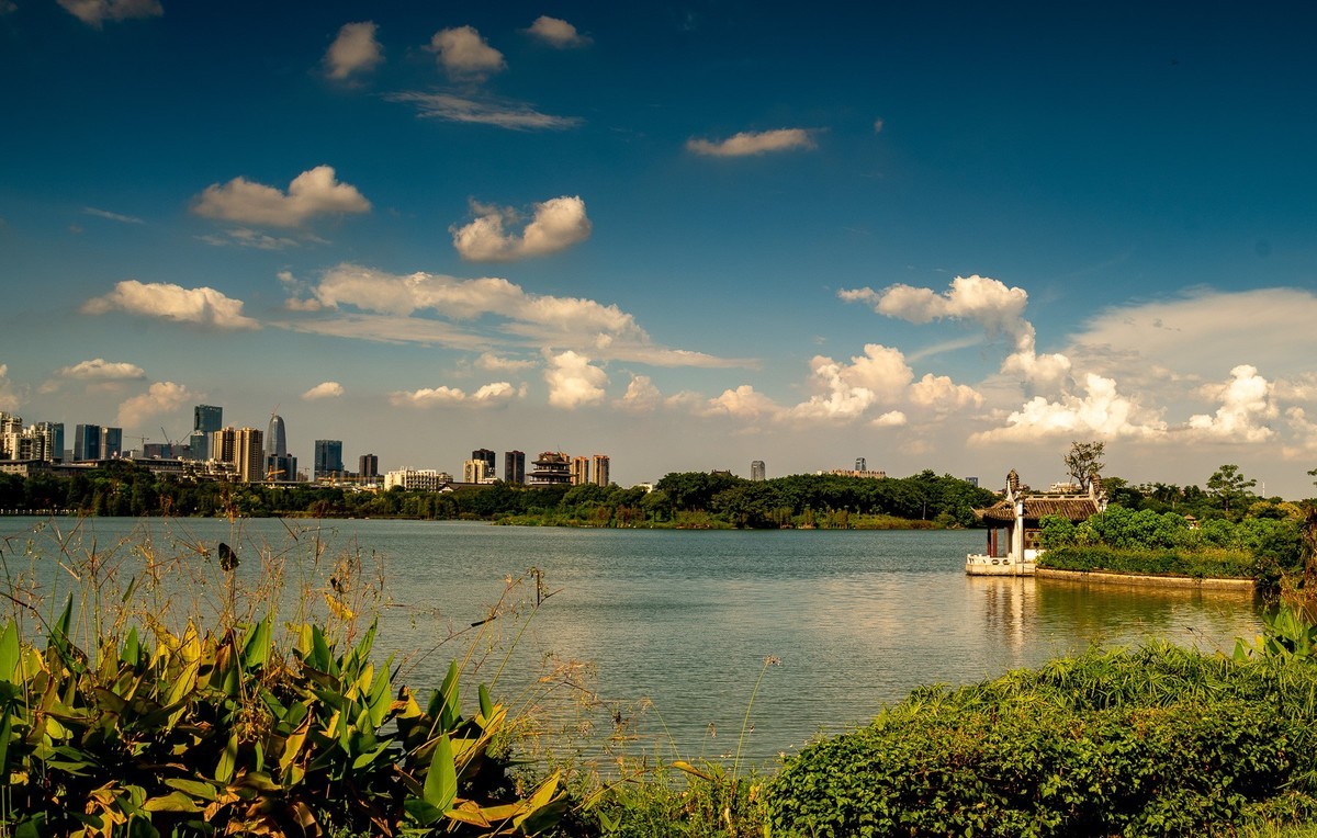 用老镜拍摄的海珠湖