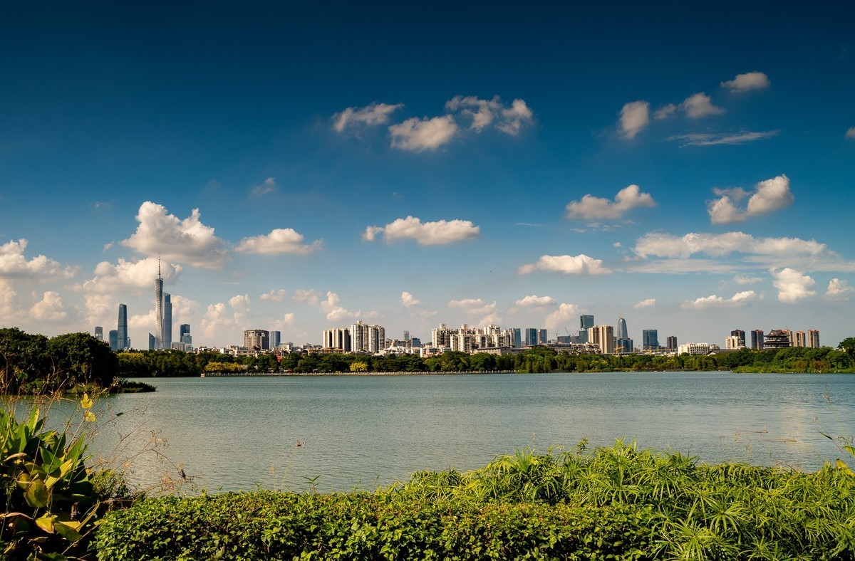 用老镜拍摄的海珠湖