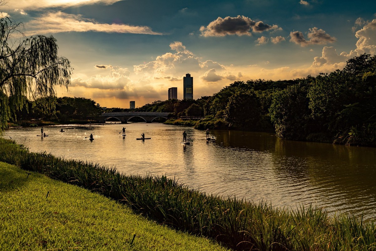 用老镜拍摄的海珠湖