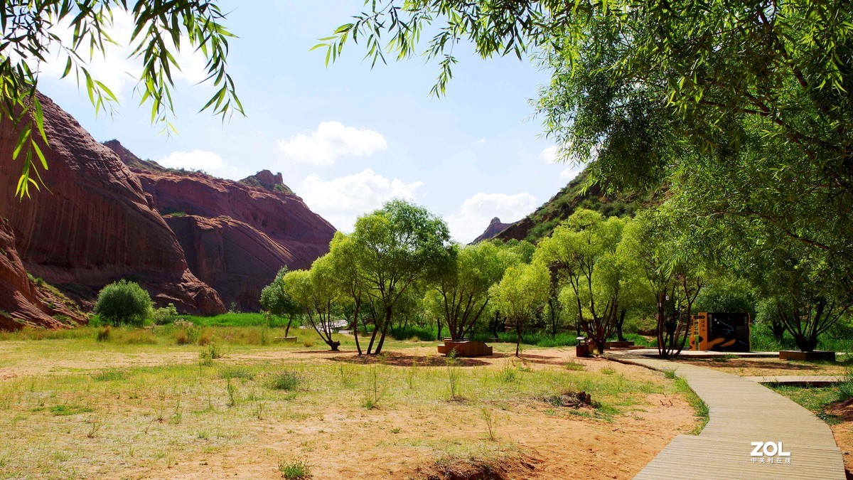 秦晋游--靖边龙洲丹霞地貌--波浪谷【11】进入公园景区